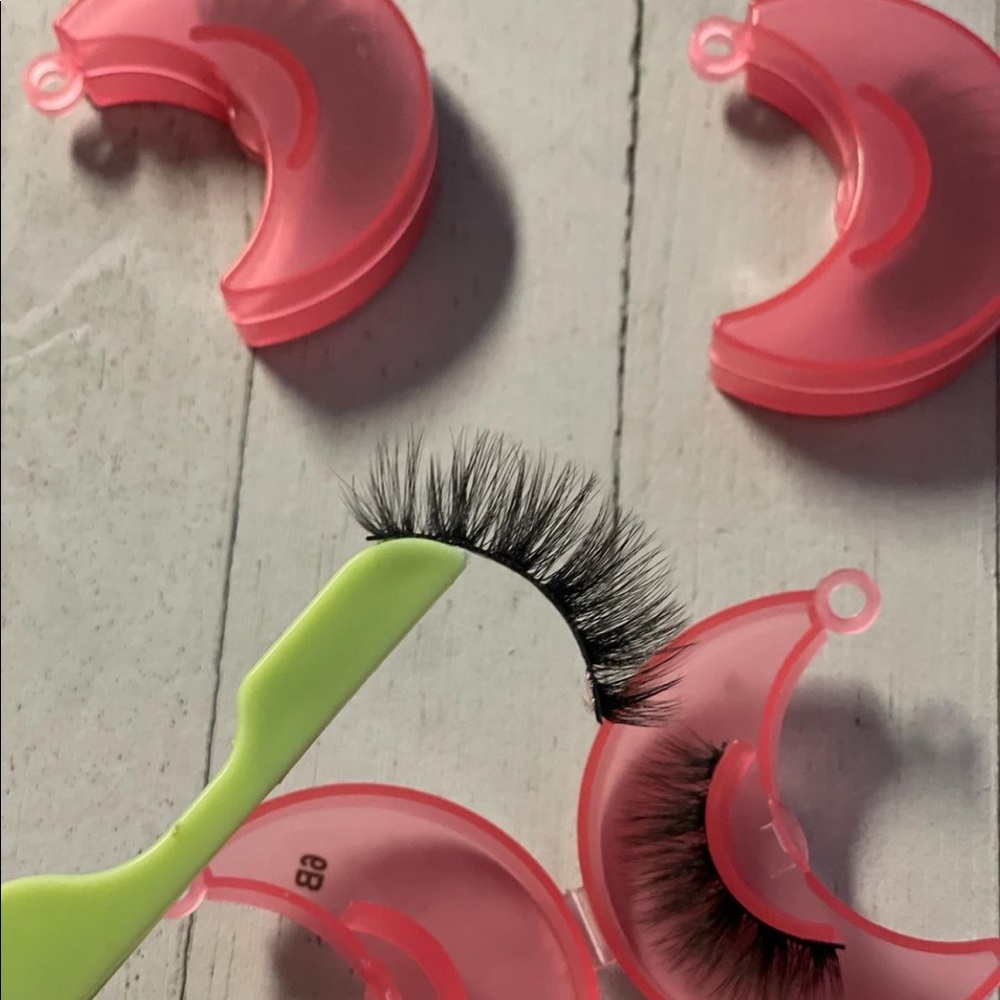 $3-5 lashes